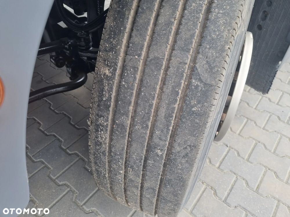 MAN TGM 18 250  rozstaw osi 3,60  ręczna skrzynia biegów - 6