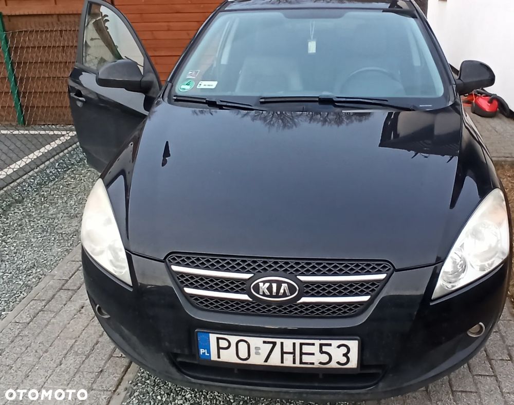 Kia Ceed - 1