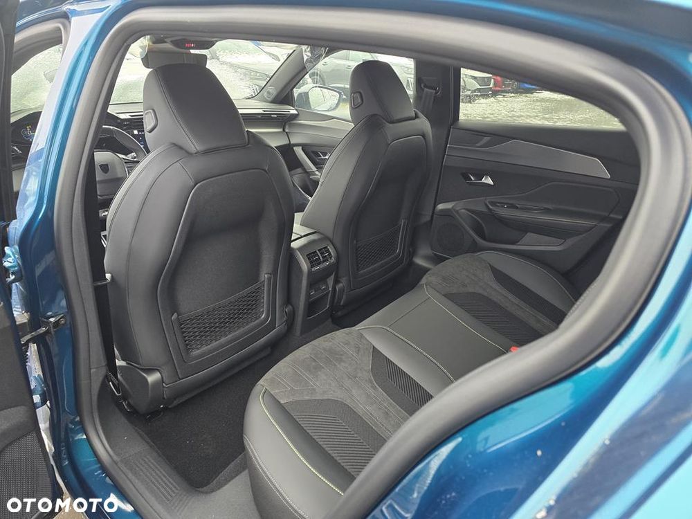 Peugeot 408 1.6 Plug-In Hybrid 225 GT EAT8 - 9