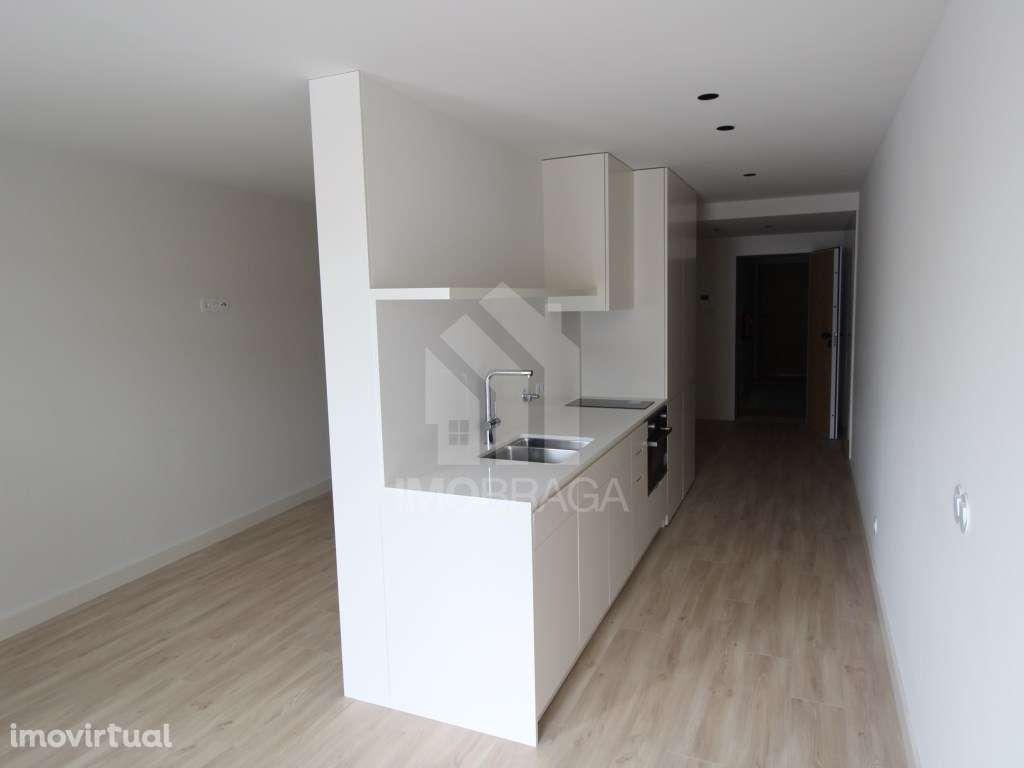 Arrendamento T0+1 Novo - Centro da Cidade - Grande imagem: 2/21