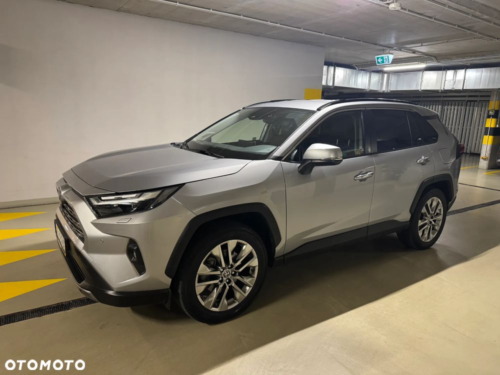 Toyota RAV4 - 1
