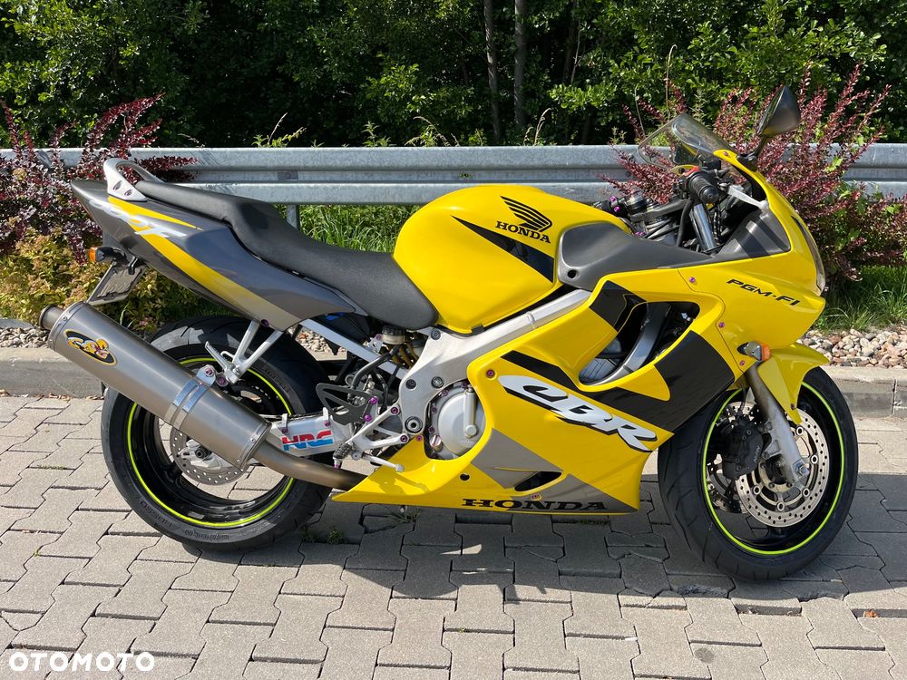 Honda CBR - 3
