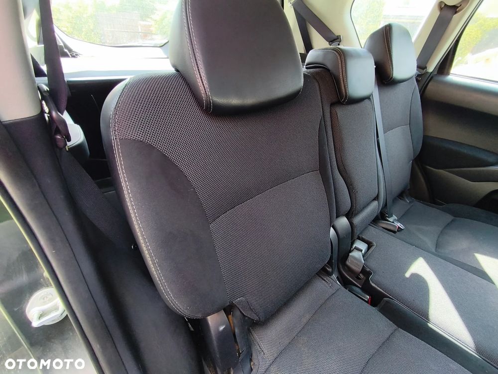 Peugeot 4007 - 9