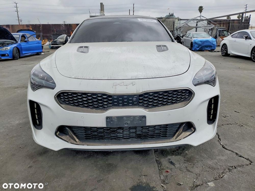 Kia Stinger - 6