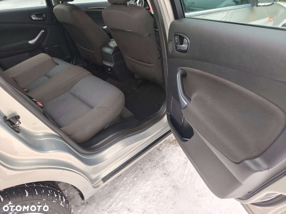 Ford Mondeo 2.0 Viva Titanium - 24