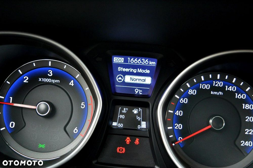 Hyundai i30 1.6 CRDi BlueDrive Premium - 32