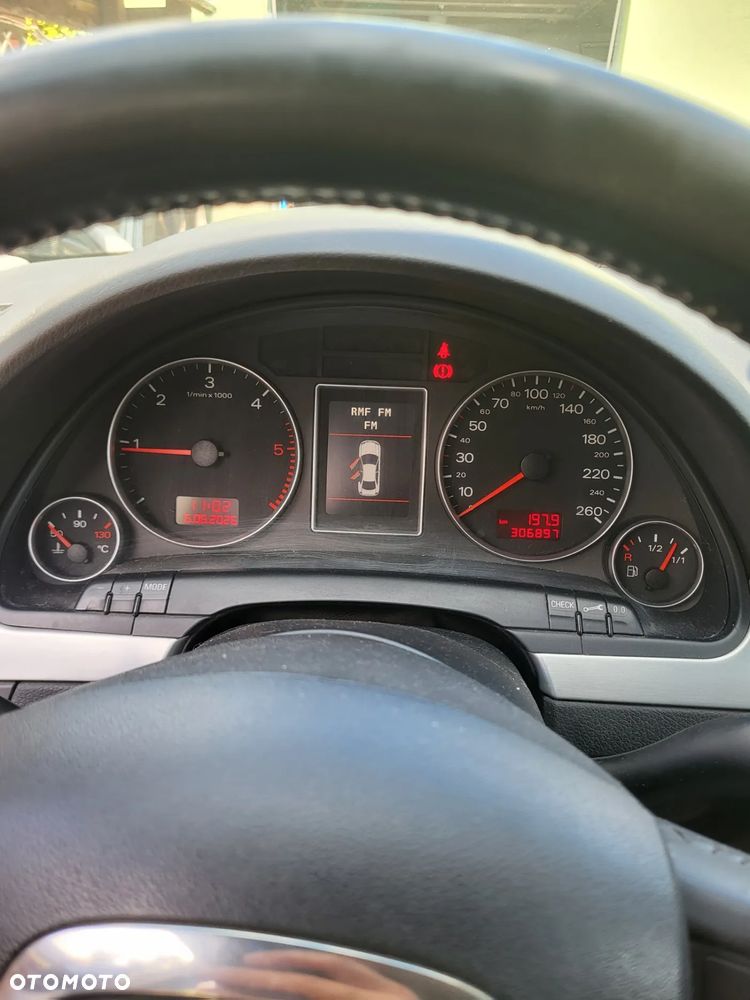 Audi A4 Avant 2.0 TDI DPF - 9