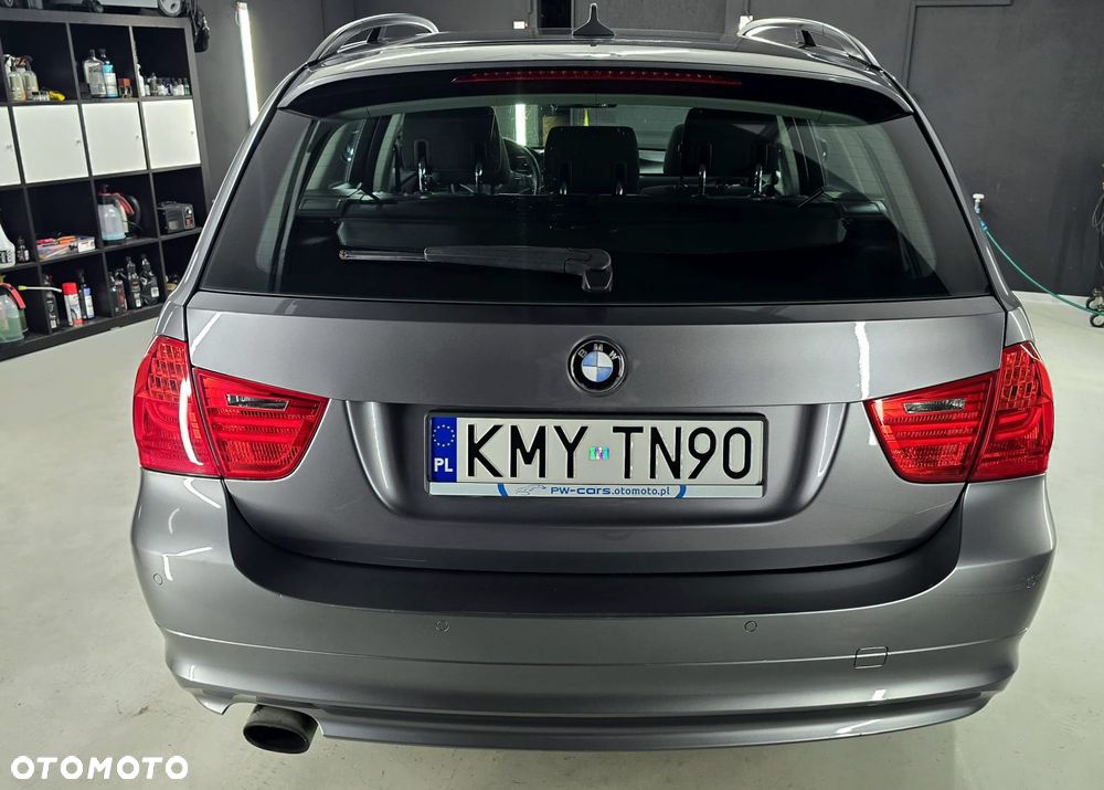BMW Seria 3 318i - 20