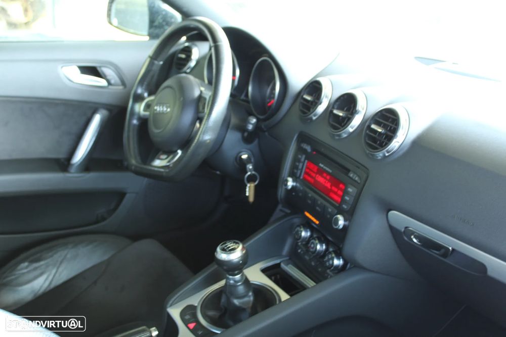 Audi TT Coupé 2.0 TDI quattro S-line - 39