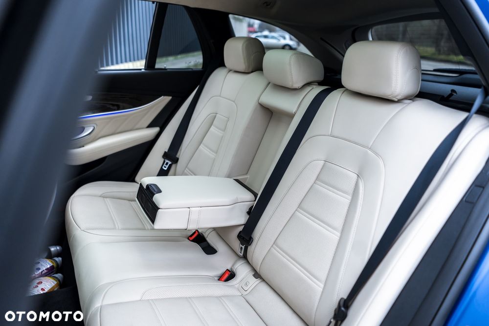 Mercedes-Benz Klasa E AMG 63 S 4Matic+ 9G-TRONIC - 34