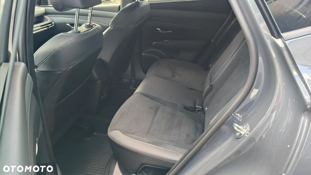 Hyundai Tucson 1.6 T-GDi 48V-Hybrid 2WD DCT Select - 26
