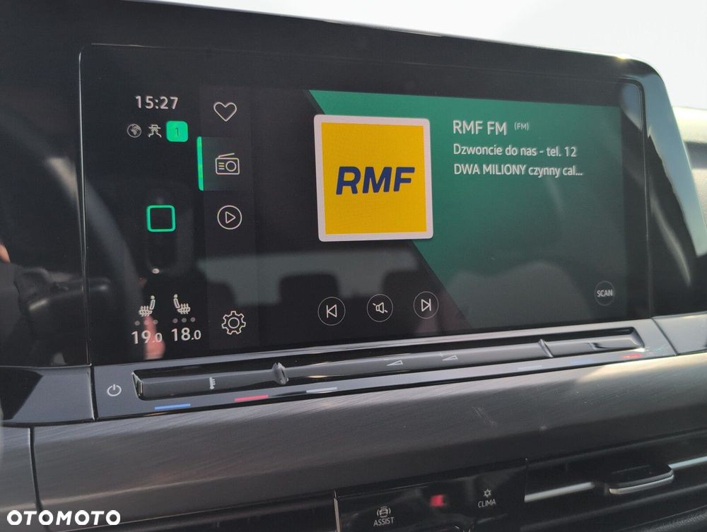 Volkswagen Golf 1.5 eTSI EVO Style DSG - 23