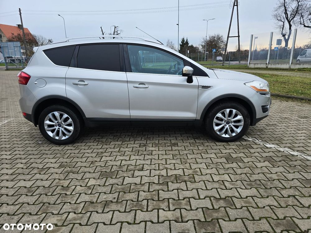 Ford Kuga 2.0 TDCi 2x4 Titanium - 11