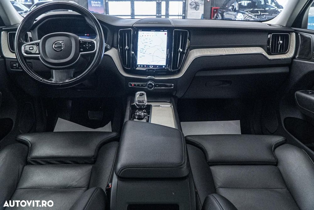 Volvo XC 60 T6 AWD Recharge Geartronic Inscription - 35