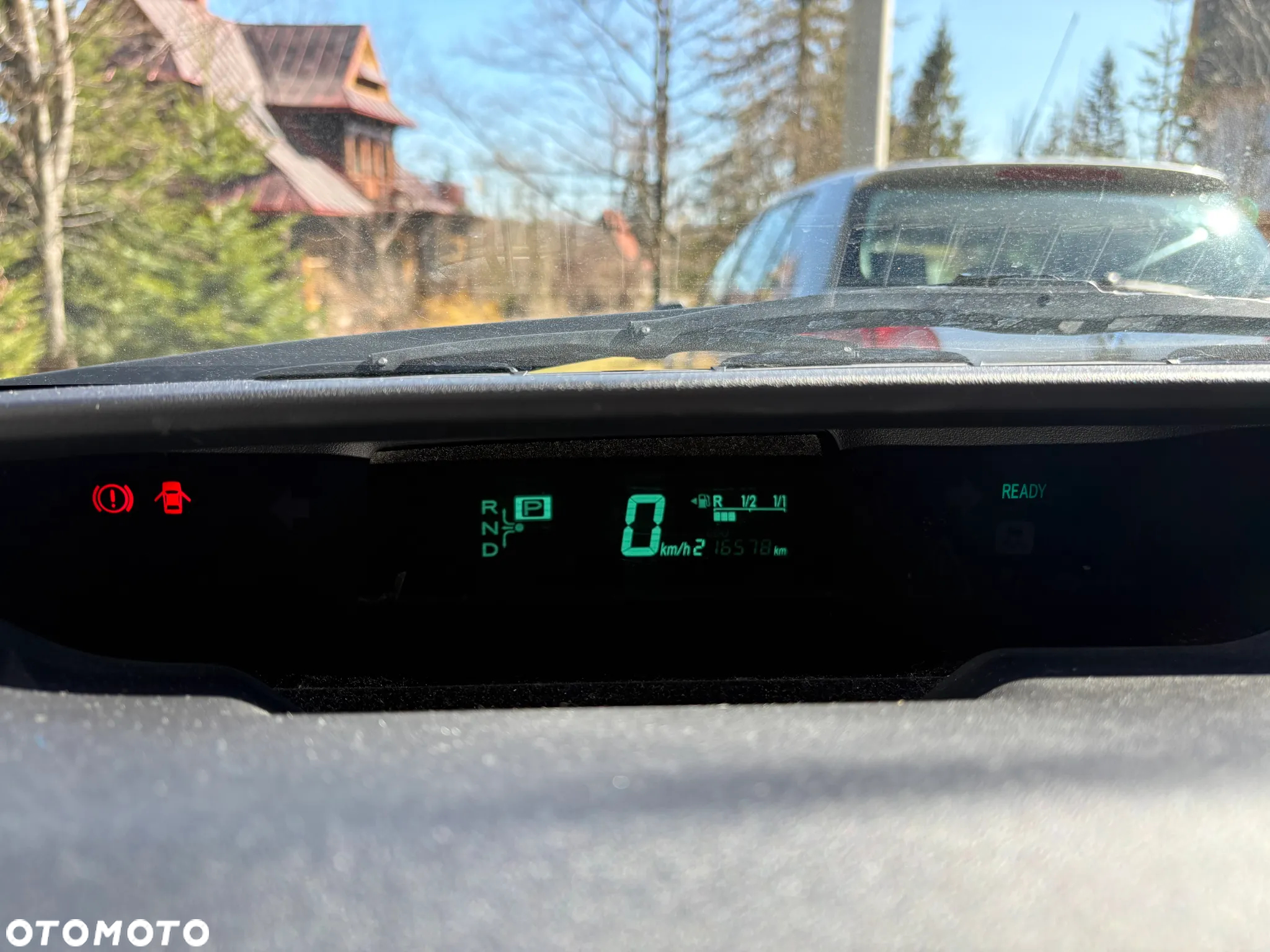 Toyota Prius (Hybrid) Executive - 13