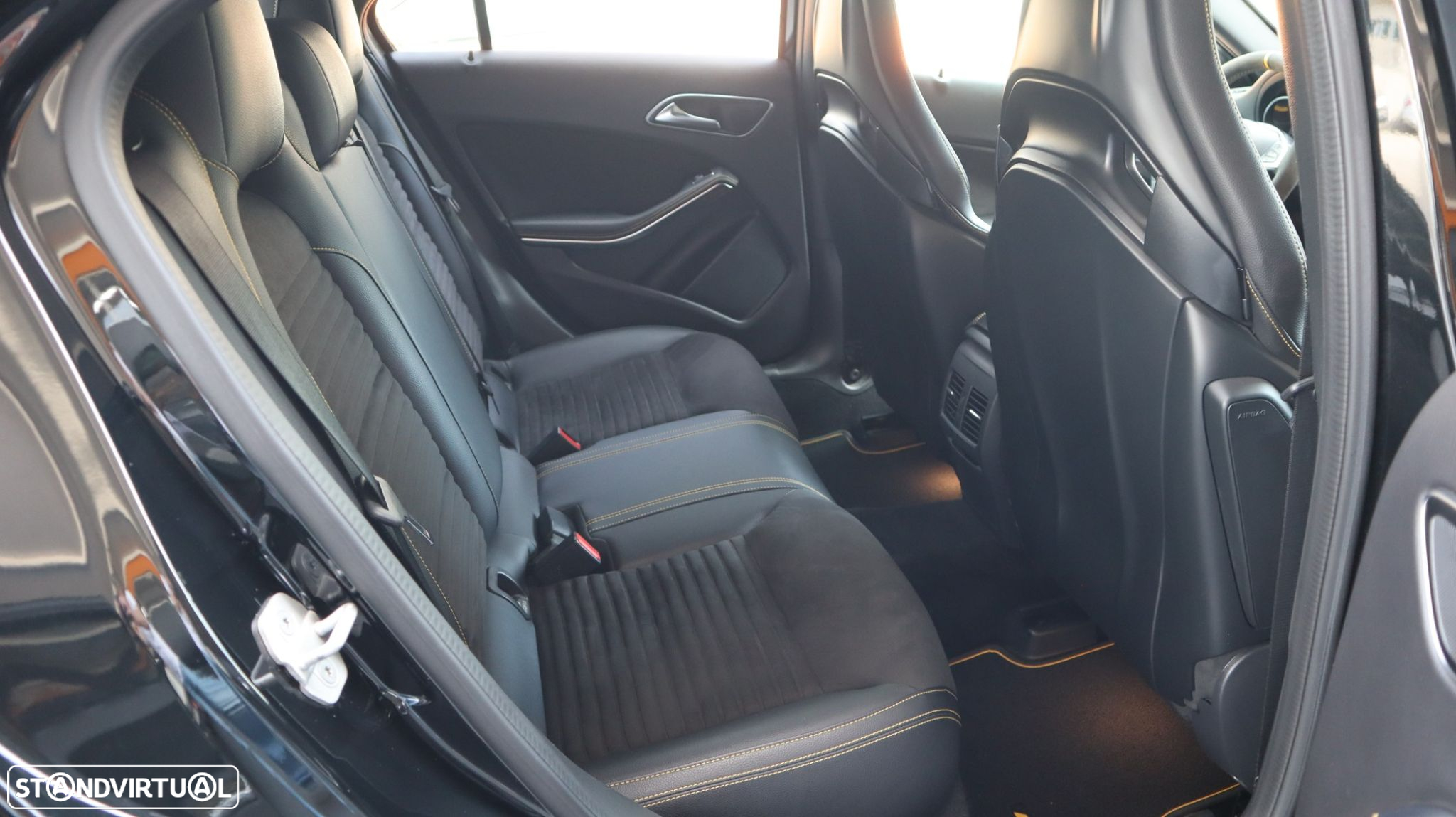 Mercedes-Benz A 45 AMG 4-Matic - 21