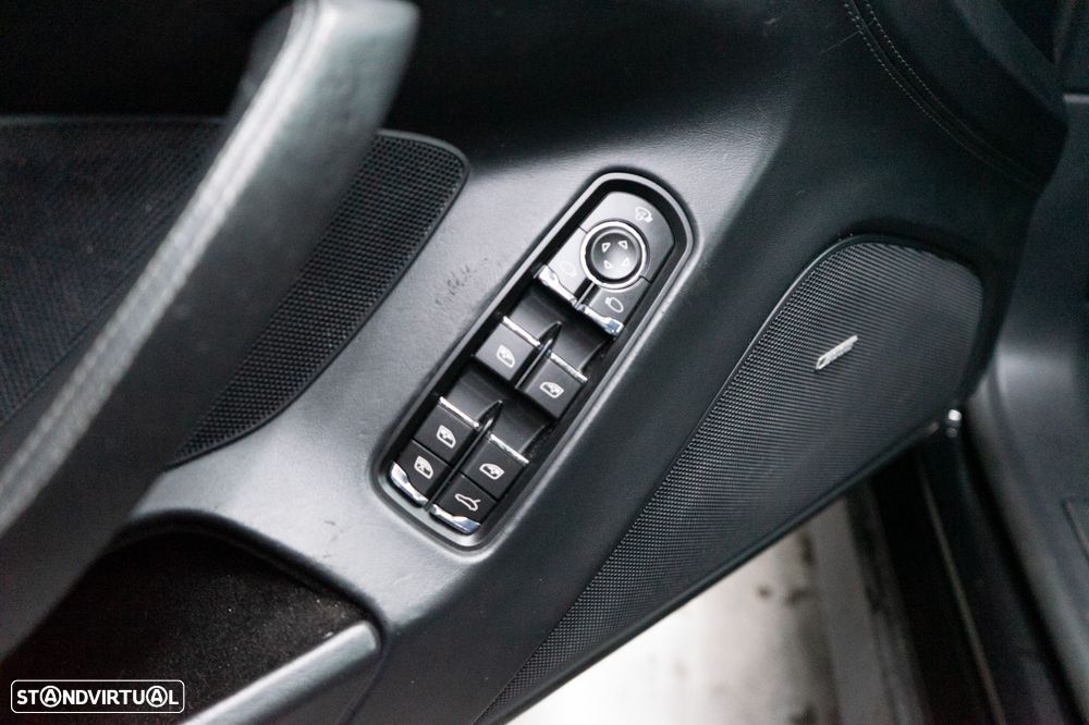Porsche Panamera Turbo PDK - 25