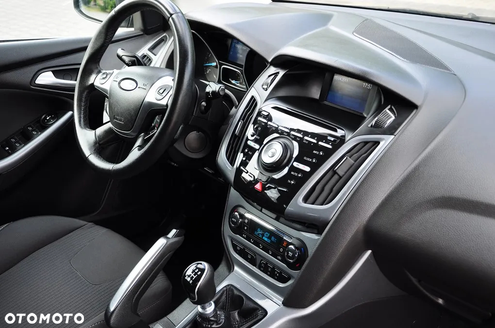Ford Focus 1.6 EcoBoost Titanium - 28