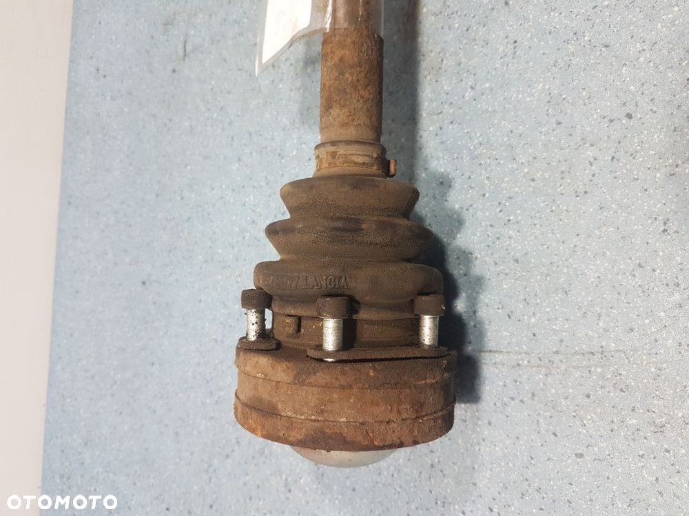 PÓŁOŚ PRAWA TYŁ ALFA ROMEO 156 Q4 - 2