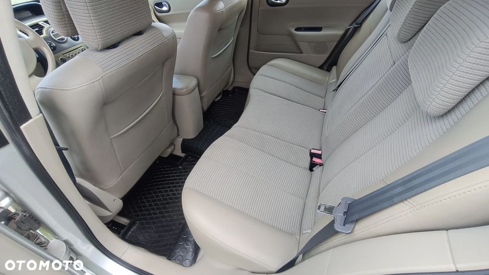 Renault Megane 1.6 Privilege - 19