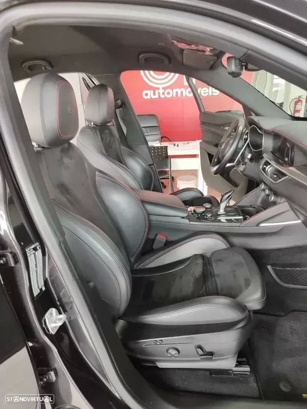 Alfa Romeo Stelvio 2.9 T Quadrifoglio AT8 Q4 - 18