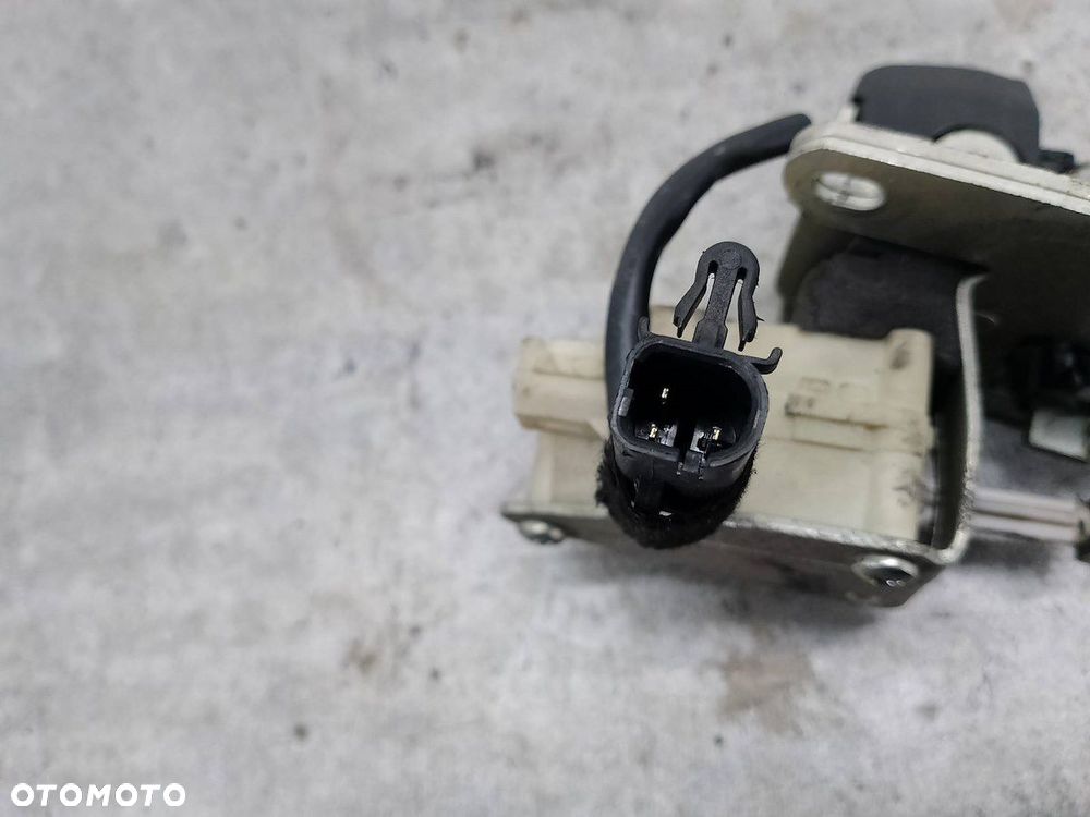 ZAMEK KLAPY ALFA ROMEO GT II - 2