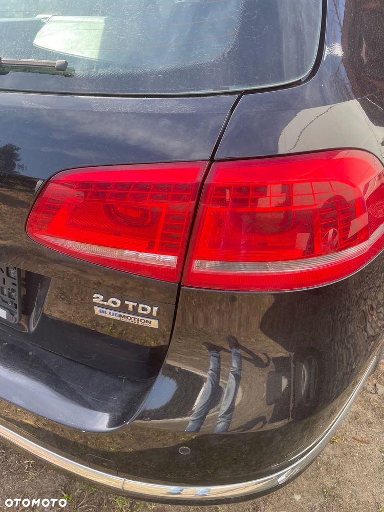 VW PASSAT B7 KOMBI LAMPY TYL LEWA PRAWA W BLOTNIK klapę - 3