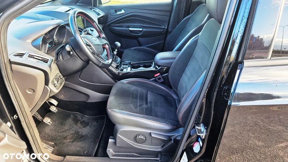 Ford Kuga 1.5 EcoBoost 2x4 ST-Line - 21