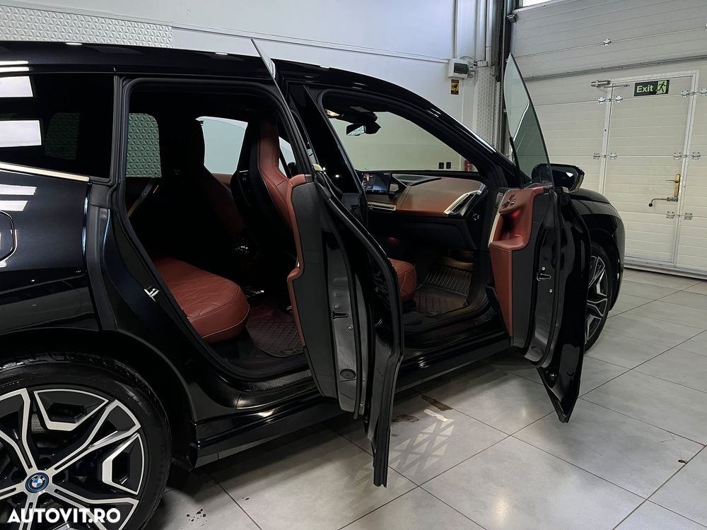 BMW iX xDrive50 - 8