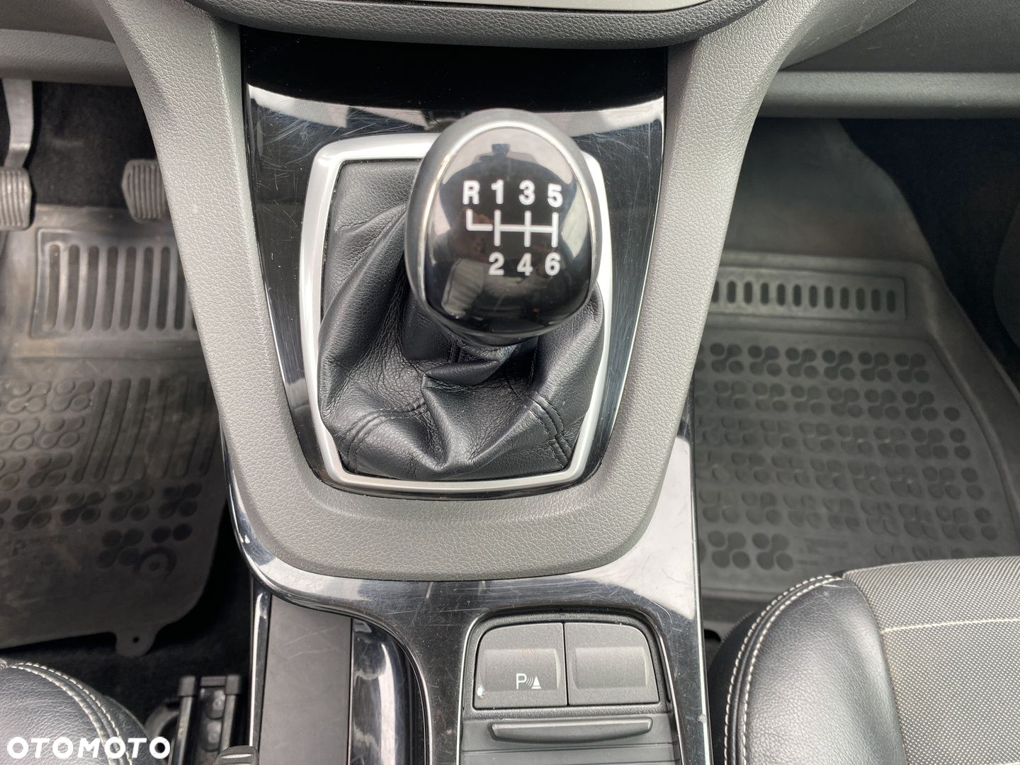 Ford Kuga 2.0 TDCi Titanium FWD - 14