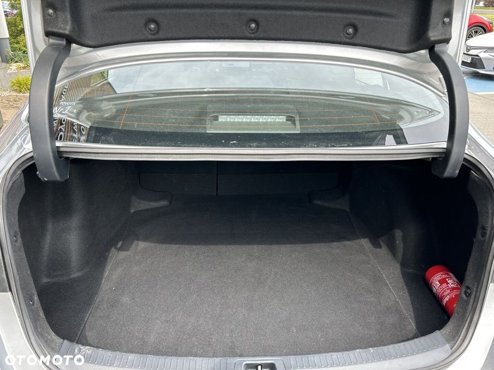 Toyota Corolla 1.8 Hybrid Comfort - 23