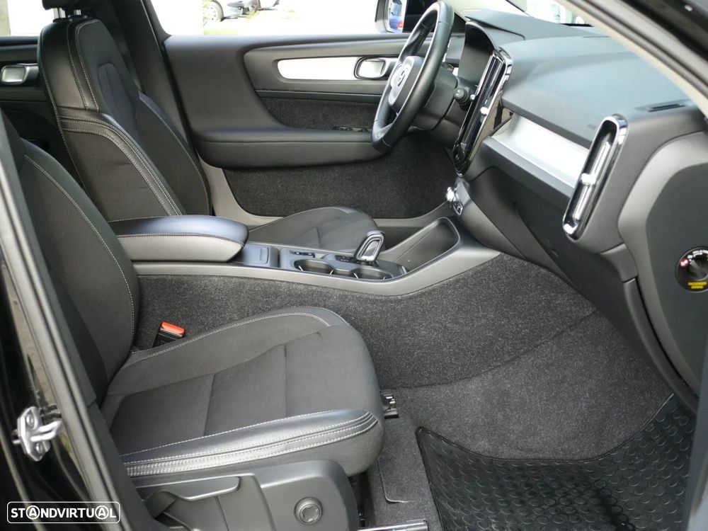 Volvo XC 40 2.0 D3 Momentum Geartronic - 22