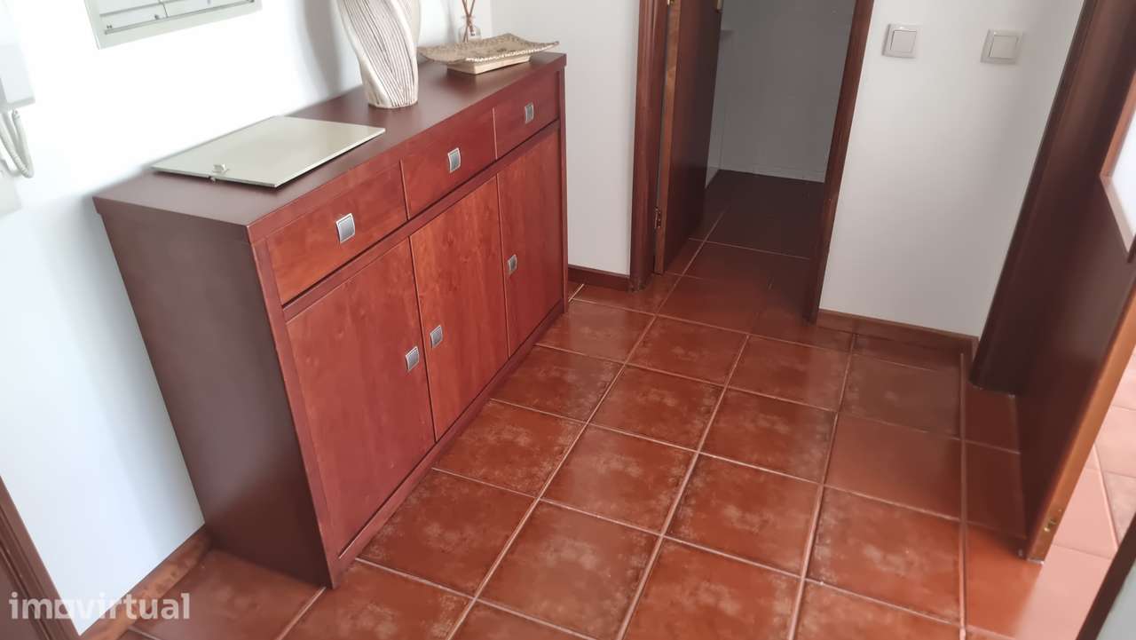 Apartamento T1 com garagem individual - Grande imagem: 3/17