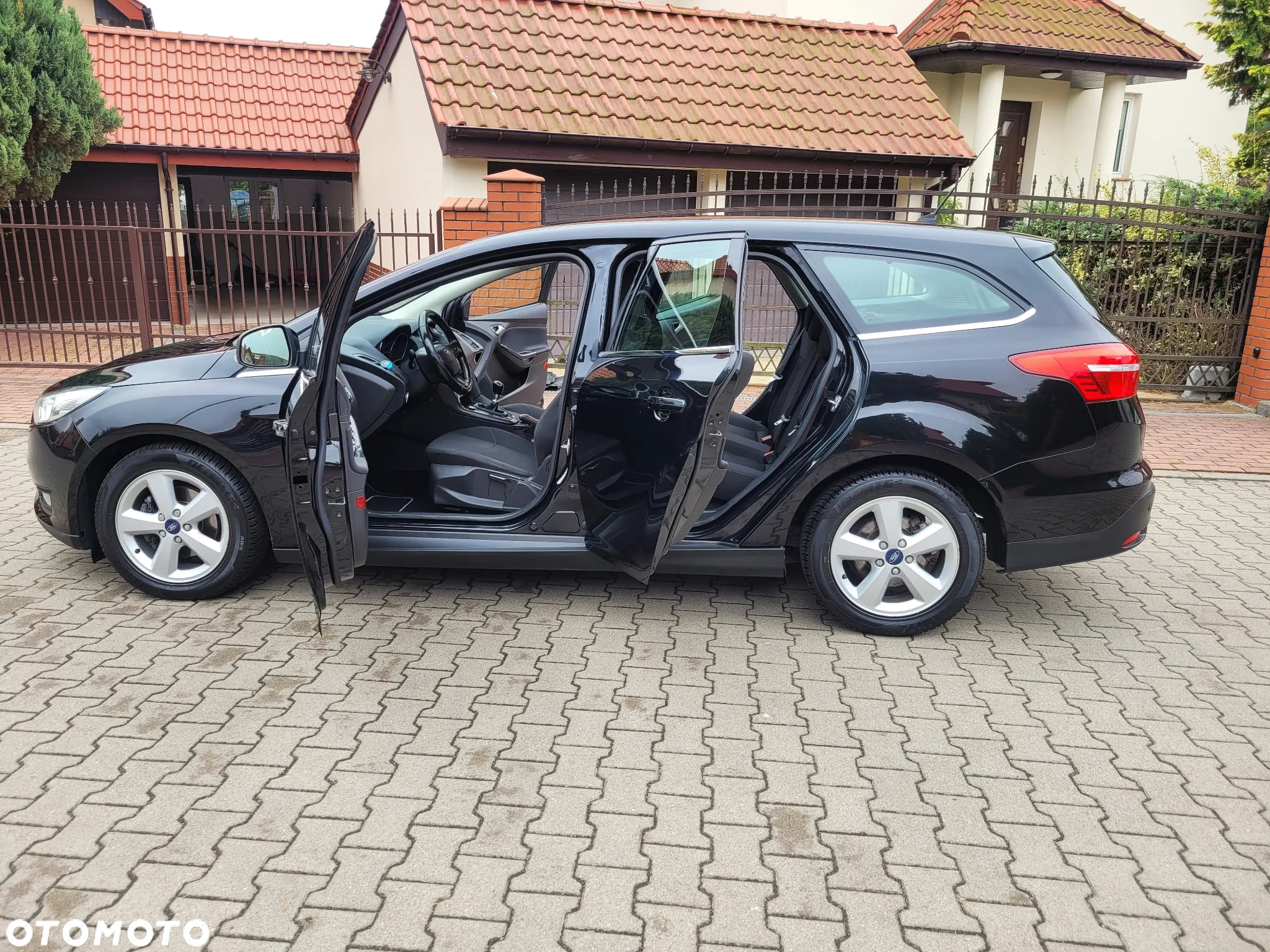 Ford Focus Turnier 1.5 TDCi ECOnetic 88g Start-Stopp-Sy Titanium - 20