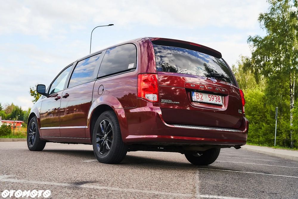 Dodge Grand Caravan - 9
