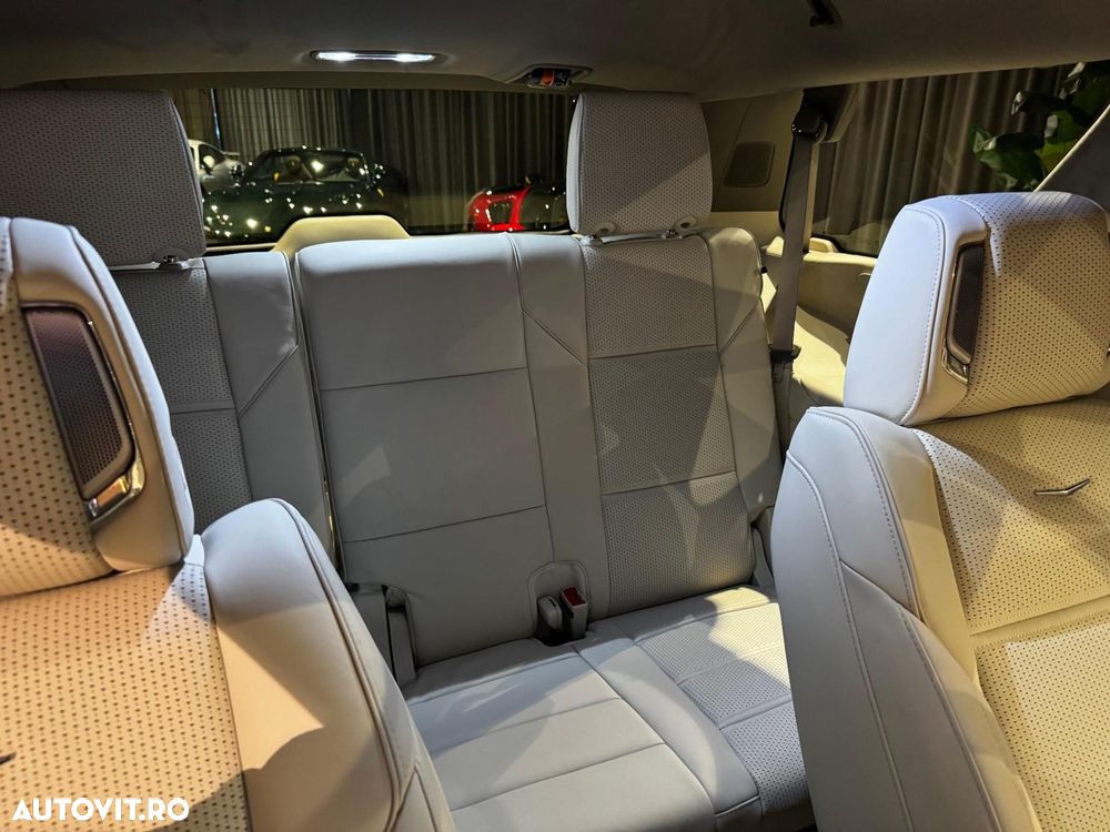 Cadillac Escalade - 40