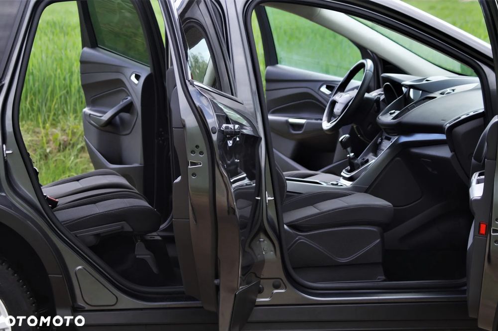 Ford Kuga - 27