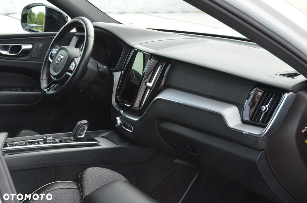 Volvo XC 60 B4 D AWD Geartronic RDesign - 17