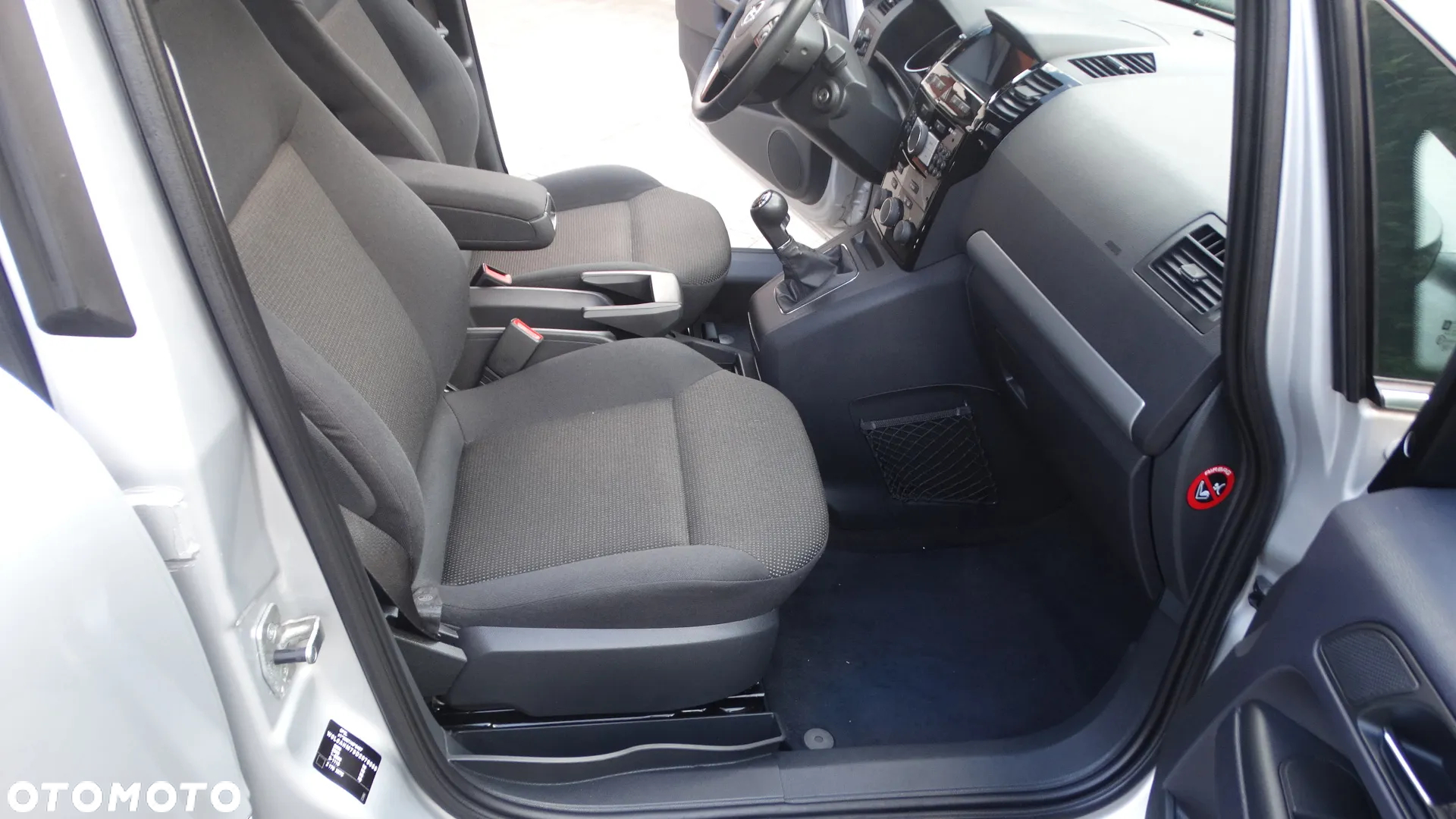 Opel Zafira 1.8 Cosmo - 14