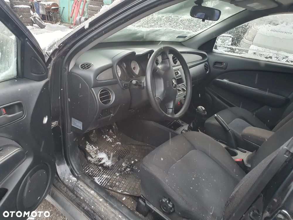 Mitsubishi Outlander 2.0 100 kW na części rok 2005 - 5