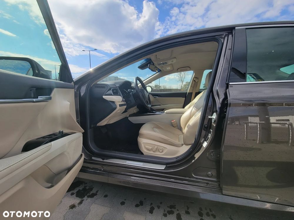 Toyota Camry 2.5 Hybrid Executive CVT - 5