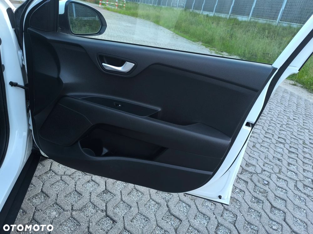 Kia Stonic - 29