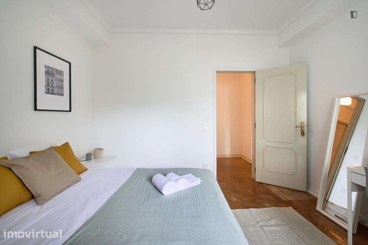 Quarto - localizado em Roma-Areeiro Lisbon - Grande imagem: 5/53