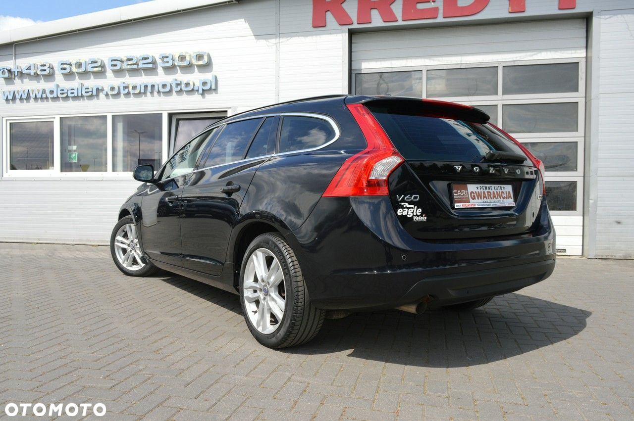 Volvo V60 D3 Momentum - 9