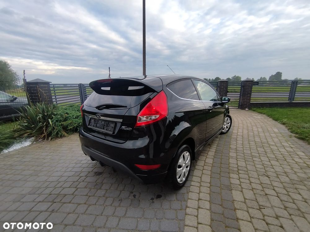 Ford Fiesta 1.25 Titanium - 32