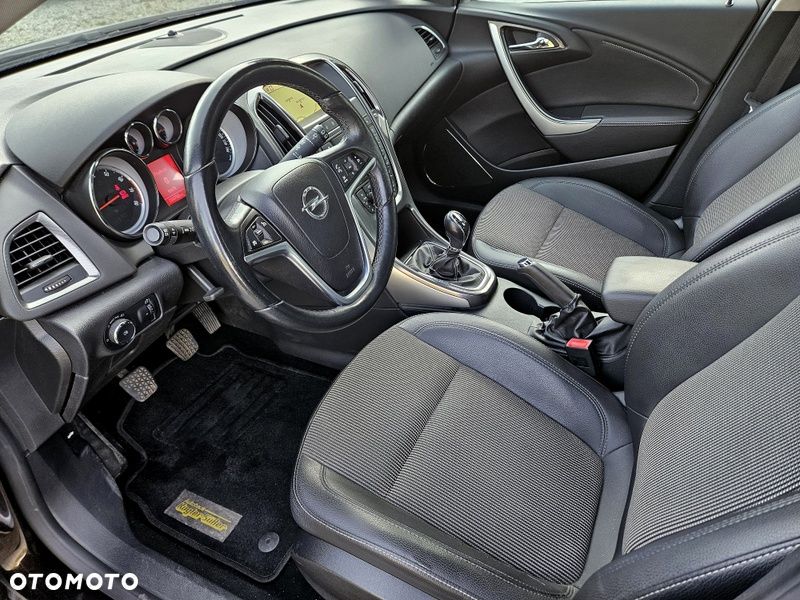 Opel Astra 1.4 T Cosmo - 23