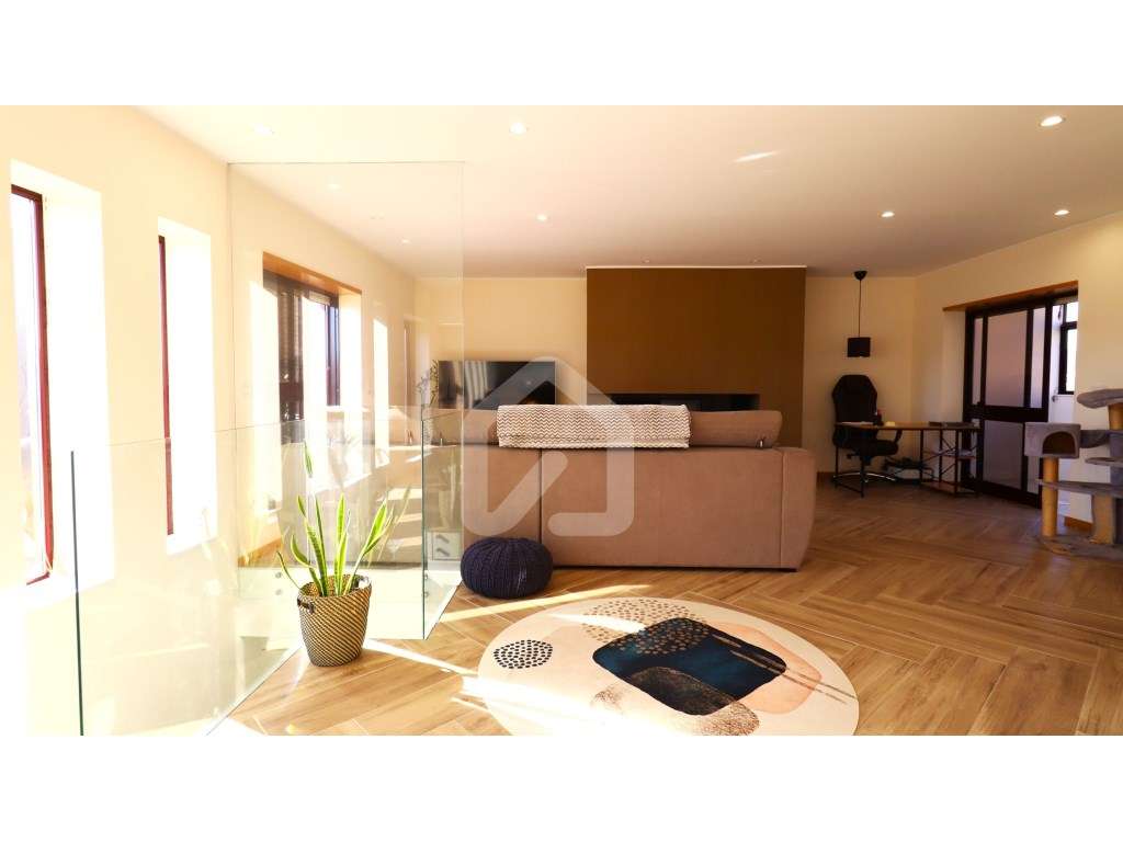 Apartamento T3 duplex, localizado no centro da cidade com terraço e... - Grande imagem: 3/48