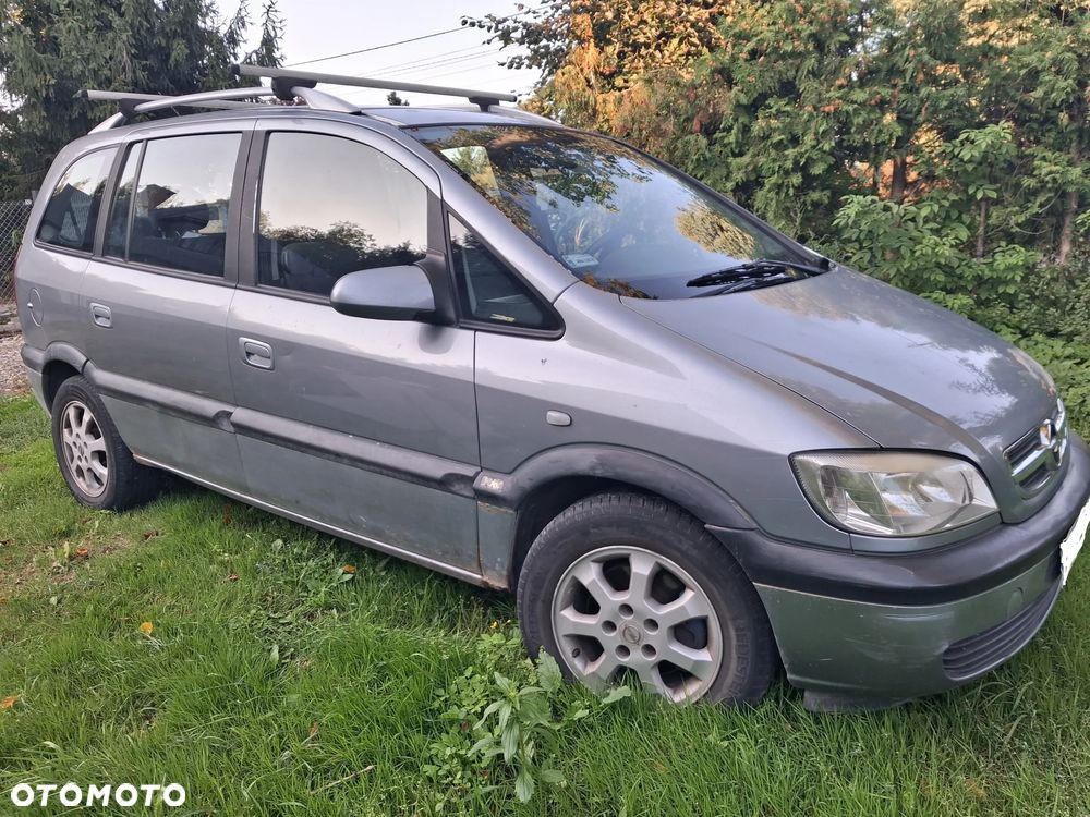 Opel Zafira 1.8 16V Comfort - 1