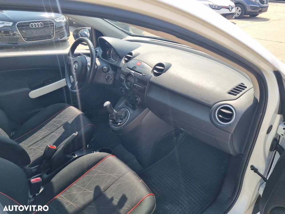 Mazda 2 1.3i Tamura - 14