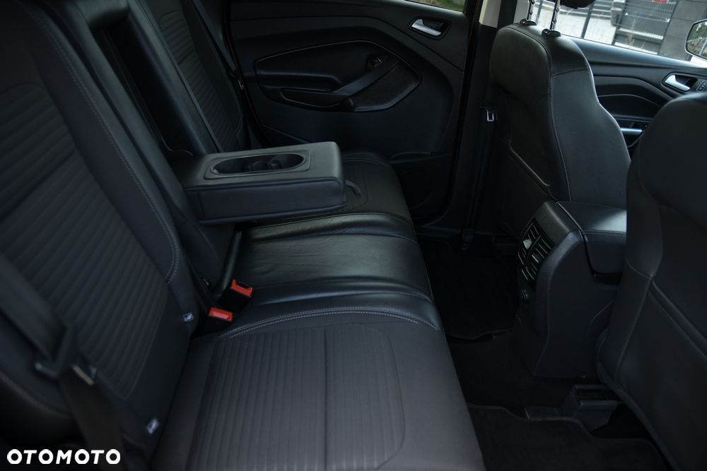 Ford Kuga 2.0 TDCi 2x4 Titanium - 20